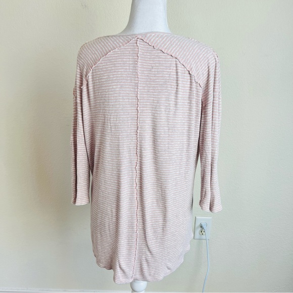 Market & Spruce Pink Marble Striped V-Neck Loose Fit Long Sleeve Tee Blouse - Picture 7 of 8
